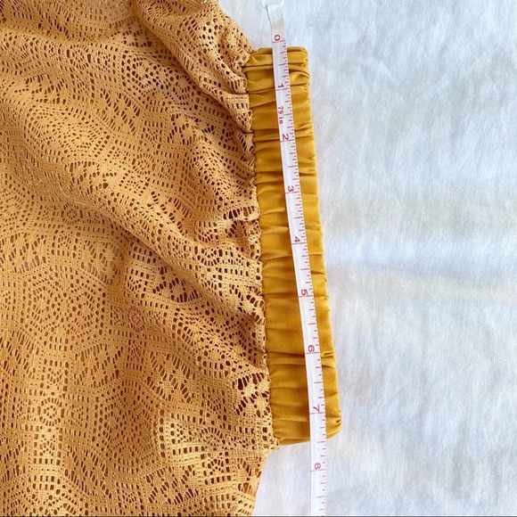 Anthro Akemi + Kin Bratton Yellow Gold Lace Top L - Picture 10 of 14